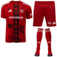 Kit de football spécial Adidas Masters of Madness Real Boulette, rouge